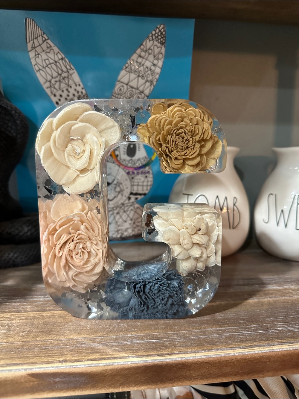 Resin Decorative Letter G with Beige and Gold Floral Accents